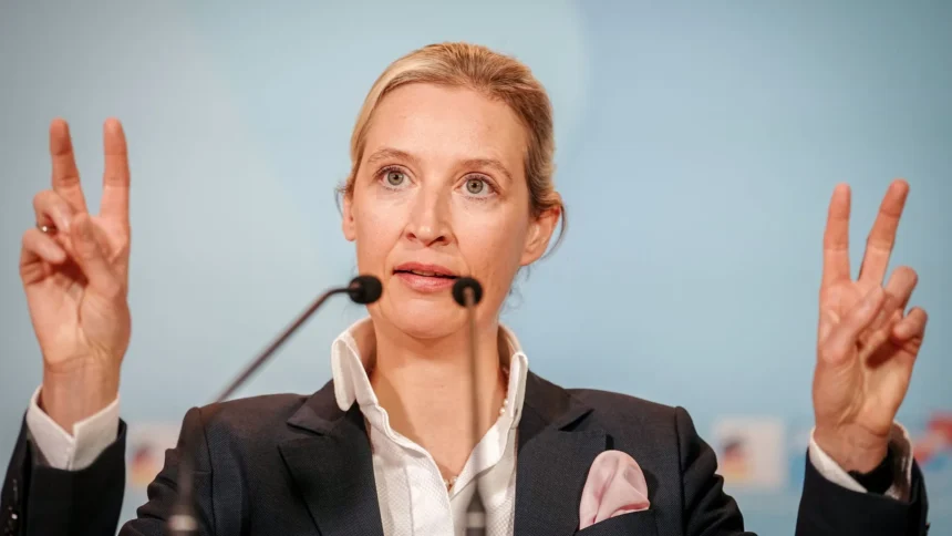 was ist mit dem rechten ohr von alice weidel
