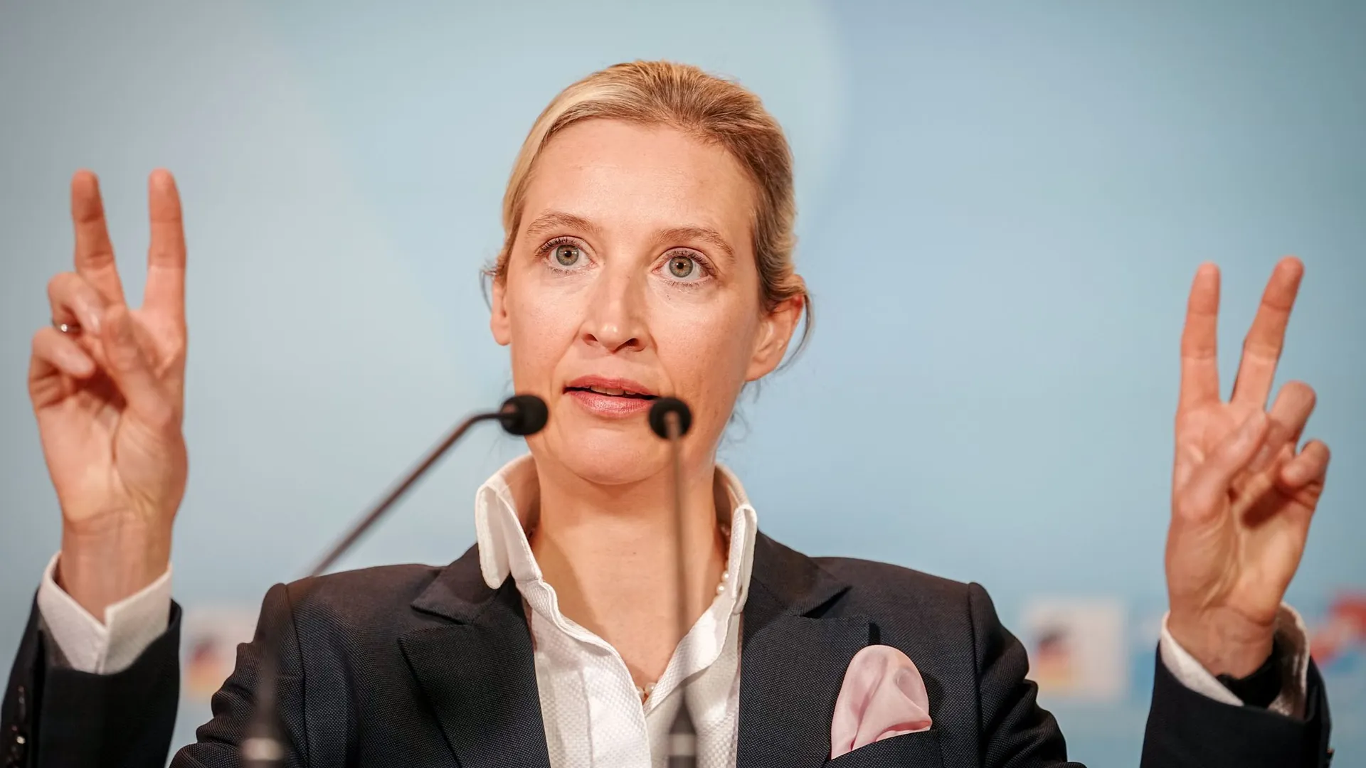 was ist mit dem rechten ohr von alice weidel